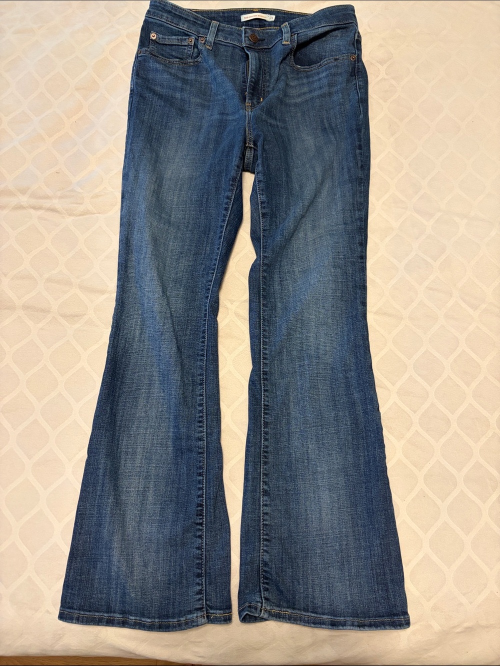 Levi’s 725 high rise bootcut jeans
